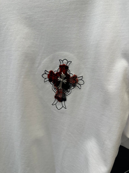 Playera Chrome Hearts “Red Cathedral Cross White” (Slim fit)